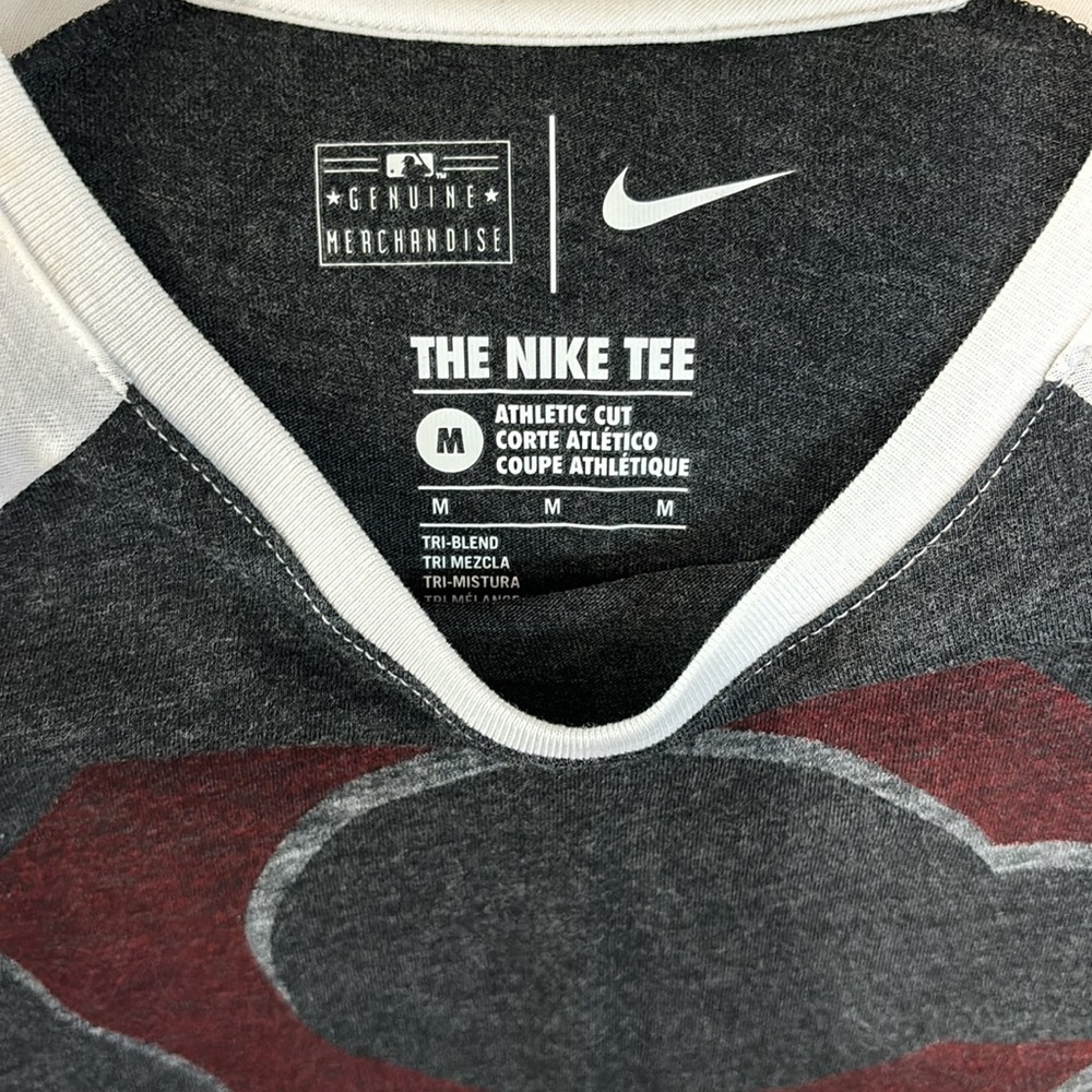 NWOT Cincinnati Reds Nike Shirt - Picture 2 of 2